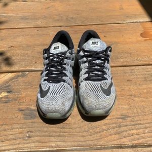 Nike air max 2016 shoe in good condition
